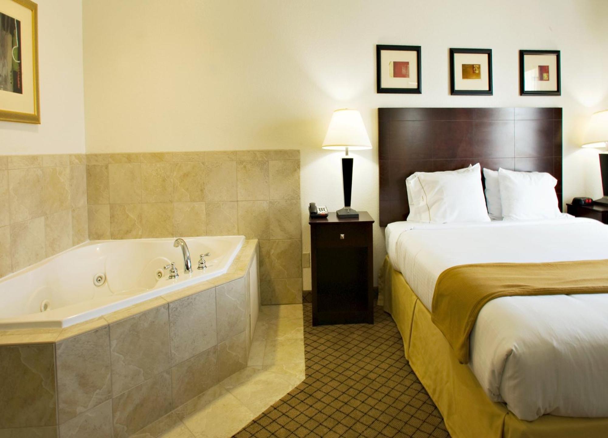 Holiday Inn Express Childress By Ihg Exteriör bild