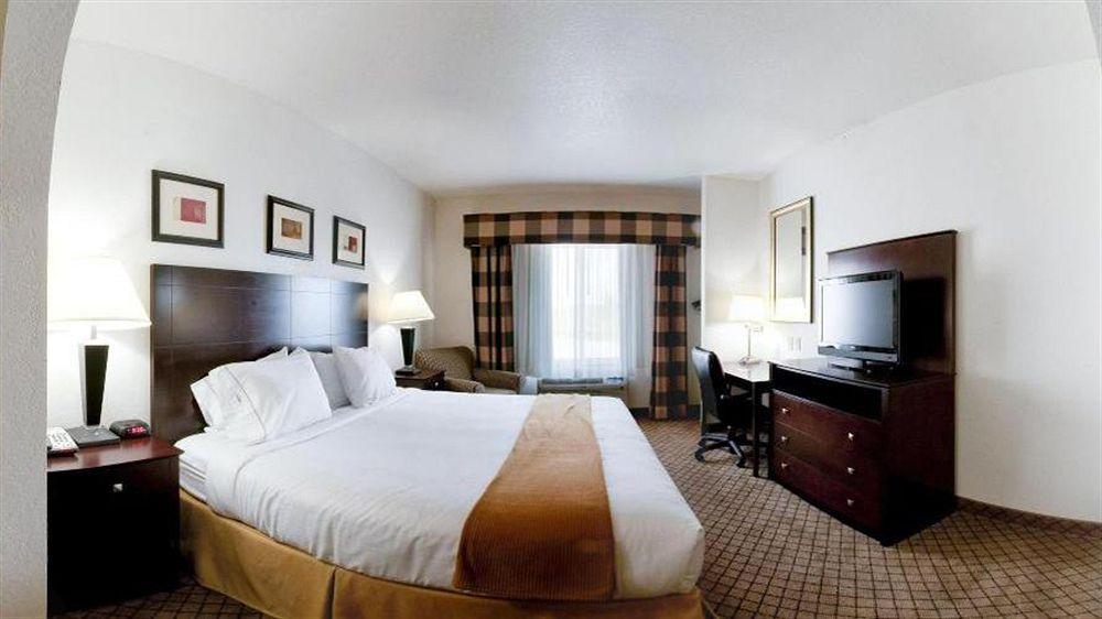 Holiday Inn Express Childress By Ihg Exteriör bild
