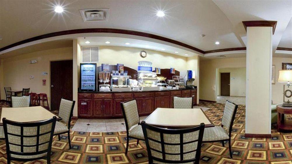 Holiday Inn Express Childress By Ihg Exteriör bild