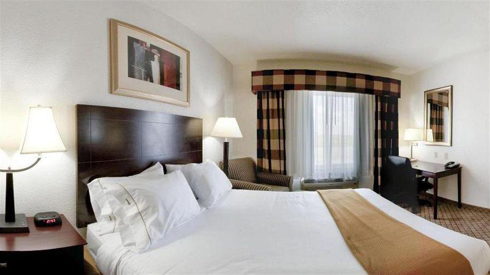 Holiday Inn Express Childress By Ihg Exteriör bild